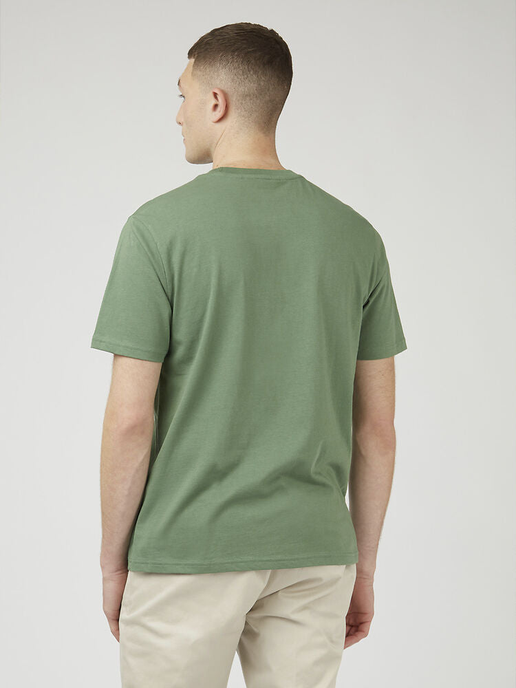 SIGNATURE POCKET TEE RICH FERN